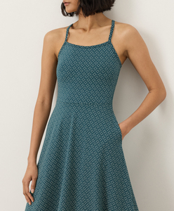 Robe midi en coton coupe trapèze à taille naturelle, décontractée, en tissu tissé, avec poches, couleur unie, bretelles dos nageur, idéale pour l'été - Product Image 4