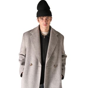 Manteau long en laine à chevrons pour homme en gris avec fermeture double boutonnage, design élégant et tissu de haute qualité - Product Image 5