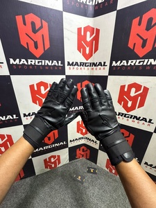 ถุงมือตีเบสบอล MARGINAL หนังสีดำ รองรับข้อมือ ปิดด้วยตะขอและห่วง สำหรับผู้ใหญ่ทุกเพศ ใช้สำหรับฝึกซ้อม - Product Image 1