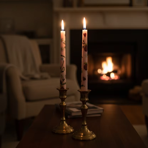 Juego de Velas Cónicas de Cera de Soja Pintadas a Mano con Aroma a Bayas de Prado (Juego de 2) Sin Humo para Decoración del Hogar, Navidad y Cumpleaños - Product Image 2