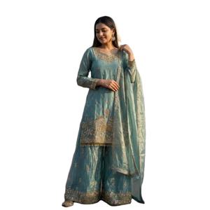 Presentando la Nueva Colección Eid: Conjunto Moderno Listo para Usar en Otras Ocasiones, con Bordado Pesado y Lentejuelas, Completamente Cosido - Product Image 1