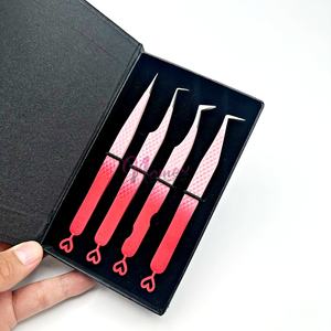 ชุดแหนบต่อขนตาสแตนเลสเคลือบผงสองโทนสีแบบกำหนดเองชุดปากคีบสลักรูปหัวใจด้านล่าง - Product Image 1