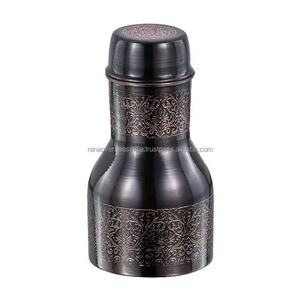 Botella y jarra de cobre Premium de estilo moderno con increíble diseño grabado, Ideal para deportes, yoga y cabecera al precio más bajo - Product Image 3