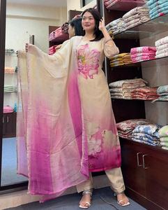 ชุดแต่งงานปักลวดลายดูสง่างามเสื้อผ้าออแกนซ่าซาลวาร์ Kameez แบบผ้าโปร่งบางน้ำหนักเบาสำหรับผู้หญิง-ปรับแต่งได้สำหรับฤดูกาลแต่งงาน - Product Image 4