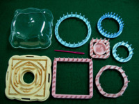 AA0092 Kit de tricot portable en plastique durable et de haute qualité avec aiguille à crocheter pour projets d'artisanat