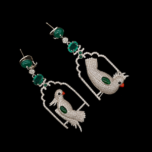 Pendientes de Plata de Ley 925 con Diseño de Pájaro Pavo Real de H.A.IMPEX, con Esmeralda y Diamantes Cultivados en Laboratorio E-F VVS VS CVD, Certificados por IGI - Product Image 1