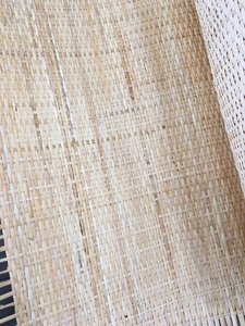 Matériau en rotin tressé à la main, cannage hexagonal naturel, toile ouverte pour la fabrication de meubles - Product Image 2