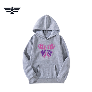 Sudadera con Capucha Negra Oversize Cómoda Unisex Casual con Bolsillo Frontal Tipo Canguro y Letra de Mariposa Rosa en Tejido - Product Image 6