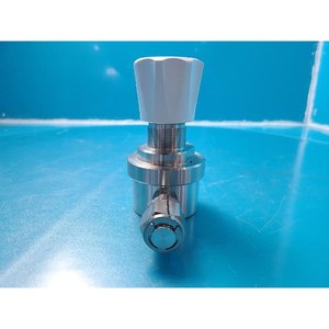 Cylindre pneumatique compact SMC CQ2BS63-44.5-DCI825GI, utilisé comme pièce détachée pour équipement semi-conducteur d'occasion - Product Image 1