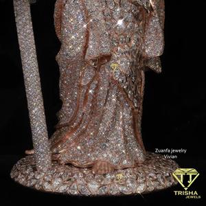 Colgante de Figura Religiosa de Plata de Ley 925 con Diamantes de Moissanita de Diseño, con un Diseño Tridimensional Completamente Detallado y Brillante - Product Image 5