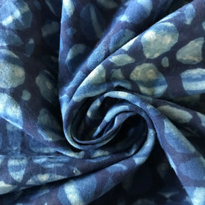 ผ้าฝ้ายพิมพ์ลายด้วยมือสีคราม – ลายเรขาคณิตวงกลม |   สินค้าสิ่งทอจากอินเดียขายส่ง - Product Image 3