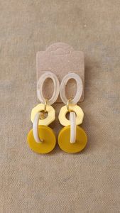 Boucles d'oreilles pendantes modernes en résine faites à la main avec un design artistique coloré, accessoires de mode légers pour femmes, parfaits - Product Image 4