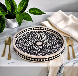 Bandeja rectangular con incrustaciones de hueso y diseño floral en azul verdoso, disponible a precios de mayoreo para detalles interiores vibrantes y comercio minorista de boutique. - Product Image 2