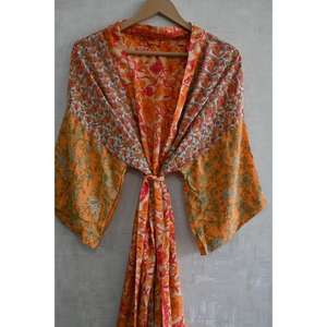 Kimono en soie patchwork de style designer, robe longue bohème pour femmes, robe élégante - Product Image 3