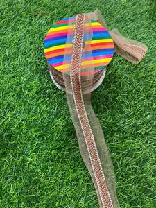 Dentelle dorée élégante avec finition scintillante, idéale pour les tenues de mariage et de soirée. - Product Image 4