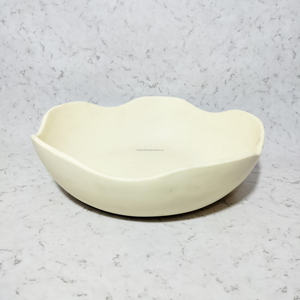 Cuencos de fruta y ensalada de resina de gran tamaño redondos ecológicos modernos y elegantes con cuencos de servicio hechos a mano de alta calidad en blanco roto - Product Image 1