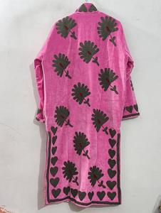 Bata de terciopelo rosa tejida con patrón floral bordado a mano, cuello mandarín, manga larga, largo completo, para invierno, relleno de algodón - Product Image 4