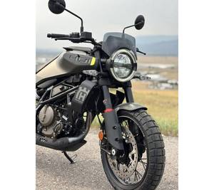 Nouvelle moto de rue Husqvarna Svartpilen 401 2024 à vente rapide - Product Image 3