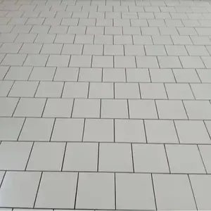 Patrón moderno <span class=keywords><strong>de</strong></span> azulejos blancos para piso <span class=keywords><strong>de</strong></span> metro, diseño minimalista y limpio <span class=keywords><strong>de</strong></span> azulejos cerámicos, textura <span class=keywords><strong>de</strong></span> arquitectura interior, <span class=keywords><strong>fondo</strong></span>. - Product Image 1