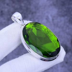 Pendentif en argent sterling 925 avec pierre précieuse péridot faite à la main, bijoux bohèmes, collier en pierre précieuse naturelle, vente en gros - Product Image 1