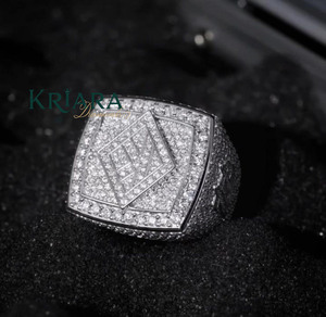 Anillo de cóctel de moissanita para hombre, plata 925, oro de 18K, engaste pavé geométrico, estilo hip-hop, joyería para uso diario - Product Image 1
