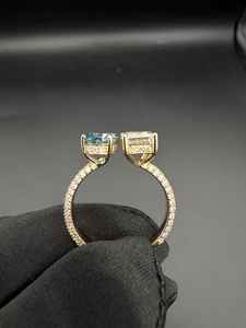 Anillo Toi Moi de Oro Sólido de 14K con Diamante Azul de Corte Pera y Radiante de 1.01 CT Cultivado en Laboratorio para Mujer, Regalo para Novia o Fiesta de Bodas - Product Image 2