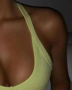 Traje de baño de una pieza acanalado para mujer, cuello cuadrado, elástico, color blanco liso, tipo top. - Product Image 4