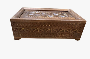 Boîte de rangement en bois de manguier massif sculpté, finition vieillie antique, avec couvercle à charnières, vente en gros - Product Image 2