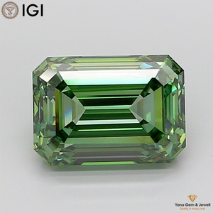 Elegante Diamante Cultivado en Laboratorio con Corte Esmeralda de 2.50 Quilates, Color Verde Intenso, Claridad VVS2, con Certificado IGI para Anillo de Compromiso - Product Image 1