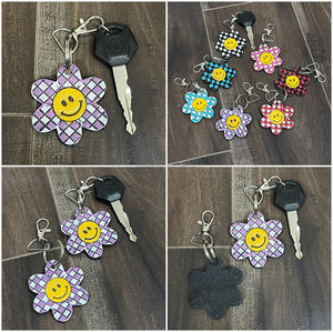 Nouvel Arrivage – Porte-clés en Cuir Véritable Personnalisé avec Motif Fleur, Design Échiquier Premium, pour Voiture et Sac – Vente en Gros Direct Usine - Product Image 3