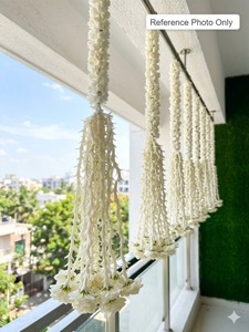 Guirnalda Colgante de Flores de Mogra, Jazmín, Tuberosa y Rosa para Decoración de Bodas, Mandap, Escenarios, Templos, Festivales, Nikah y Seemantham - Product Image 1