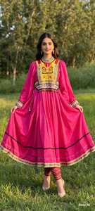 Vestido Afgano Bordado Vintage – Colección Tradicional de Herencia – Vestido Auténtico de Estilo Afgano – Vestido Vintage con Bordados Intensos - Product Image 4