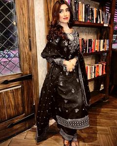 Ensemble Kurti Palazzo en Organza Brodé avec Dupatta – Tenue de Soirée Designer pour Femme avec Broderies Zari et Sequins - Product Image 3