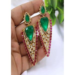 ต่างหูทองเหลืองชุบทองประดับมอสซาไนต์คุณภาพพรีเมียม ดีไซน์สวยงามแบบคุนดัน สำหรับผู้หญิงและเด็กผู้หญิง เหมาะสำหรับงานเลี้ยงกลางคืนและงานปาร์ตี้ - Product Image 1