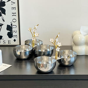 Plats de service modernes en métal à double compartiment avec poignée en forme de fleur dorée, finition argentée polie, pour la table et les cadeaux - Product Image 6