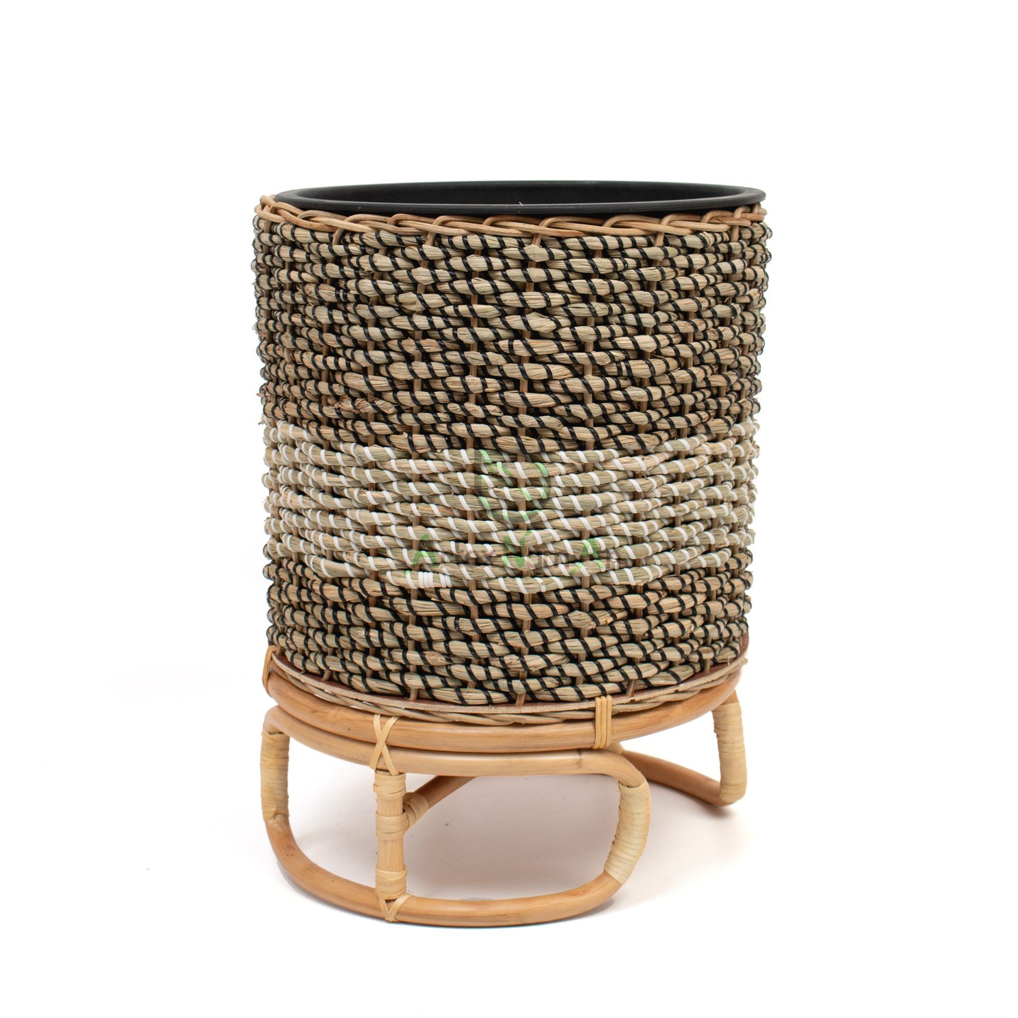 ขาว &amp; ดำ