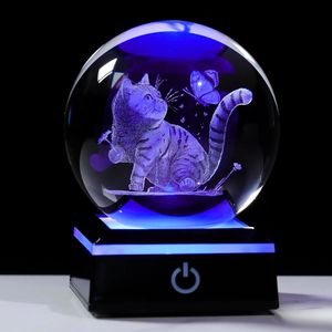 Decoración de Gato en 3D con Láser, Figuras de Animales de Cristal, Estatuilla de Pájaro Rojo, Lámpara Nocturna en un Solo Soporte, Elegante Bola de Cristal para Decoración del Hogar - Product Image 1