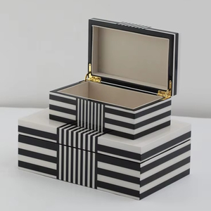 Boîte de rangement de luxe exquise en résine écologique, motif bijoux thème amour, incrustation sophistiquée en résine d'os, artisanat décoratif pour la maison - Product Image 1