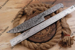 มีดครัวเหล็กดามัสกัสตีขึ้นรูปด้วยมือ ด้ามจับแบบเต็มด้าม ปลายมีดแบบ Drop Point ความยาวและความหนาปรับแต่งได้ (รองรับ OEM/ODM) - Product Image 3