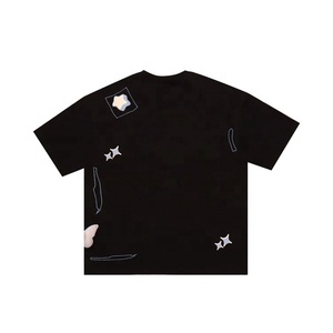 Camiseta de Algodón Grueso de 300 GSM con Logotipo Personalizado, Estilo Holgado con Hombros Caídos para Hombre, Camiseta Urbana, Camiseta Corta de Corte Cuadrado para Hombre - Product Image 6