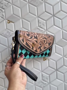 Vente Flash : Étui de Téléphone en Cuir Travaillé à la Main, Élégant, en Cuir Véritable, Motif à Carreaux Blancs, Style Vintage, Portefeuille pour Femme - Product Image 2