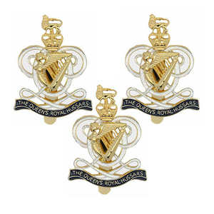Badge personnalisé en métal moulé sous pression, sans nickel, fait main, avec motifs croix dorée, couronne et couronne de lauriers, à coudre sur vêtement - Product Image 3