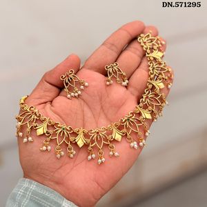 High Quality Traditional Tempal Laxmi Gold Flower Design Coin Necklace Earrings <b>Set</b> Crystal Rhinestone Ethnic Wedding Party - Product Image 1