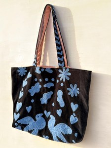 Bolsa de Mano de Terciopelo Premium con Bordado Elegante y Forro de Algodón, Ideal para Viajes, Compras, Fiestas y Regalos para Mujeres - Product Image 3