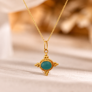 Collier Pendentif Art Déco en Laiton Plaqué Or avec Calcédoine, Bijou Vintage Bleu Turquoise, Chaîne Fine pour Femme, Vente en Gros OEM ODM - Product Image 1