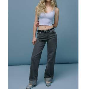 กางเกงยีนส์เดนิมทรงตรงเอวสูงสำหรับผู้หญิง สไตล์วินเทจ ล้างสีแบบพิเศษ ทรงปกติ ระบายอากาศได้ดี สวมใส่สบายๆ สไตล์สตรีทแวร์ รับผลิตแบบ OEM ODM - Product Image 5