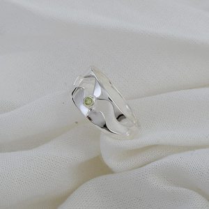 New Round Peridot Faceted Gemstone Geometric Fine Ring 925 Sterling Silver Bezel Setting Minimalist Design Unisex Everyday Wear - Product Image 2
