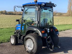 Venta al por Mayor de Tractor SOLIS S50 con Cargador Frontal y Cabina Cerrada, Tractor Agrícola Diésel de 50HP 4WD - Product Image 3