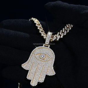 Eleva tu estado de estilo con colgante de mano HAMSA con ojo en plata 925 con diseño personalizado de diamante chapado en oro VVS moissanite - Product Image 1