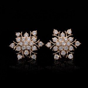 Boucles d'oreilles clous en or rose avec diamants ronds taille brillant sertis à griffes, bijoux de luxe pour femme pour mariage - Product Image 5